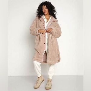 EUC Varley Jones Sherpa Coat, Mushroom. Medium